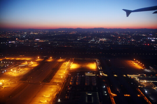 飞机起飞空中俯瞰北京首都机场