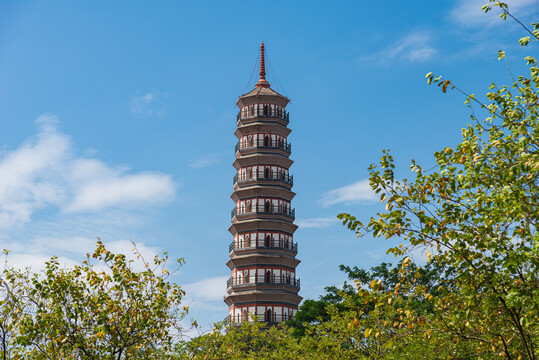 广州琶洲塔全貌