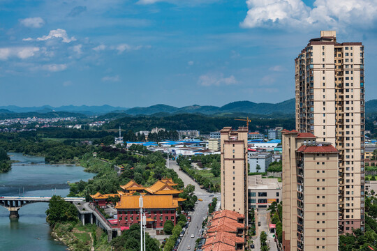 湖南洞口绿景小区与无量禅寺