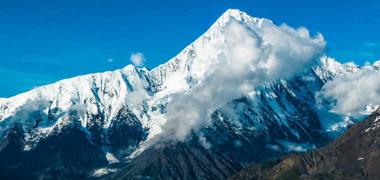 康定子梅垭口贡嘎雪山航拍