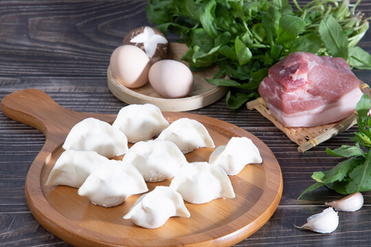 荠菜鲜肉水饺