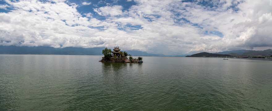 大理洱海湖心岛普陀岛全景