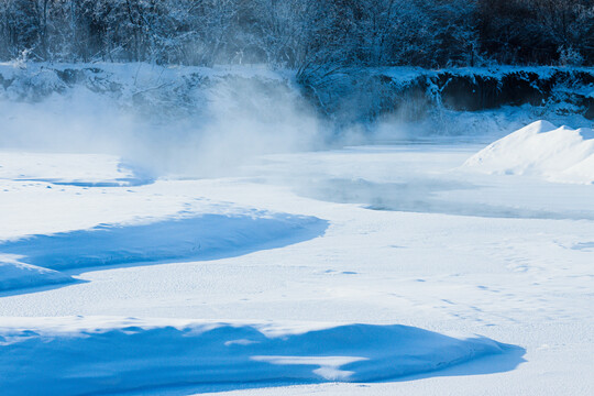 冬季冰雪河流