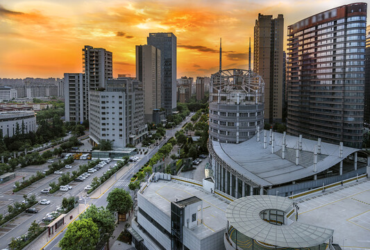 城市天际线日出