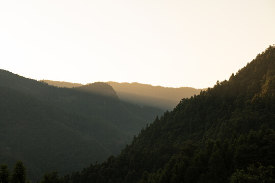 高山丘壑日出