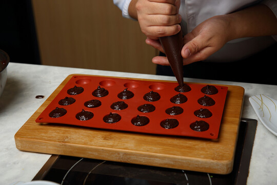 松露杏仁巧克力烹饪制作过程