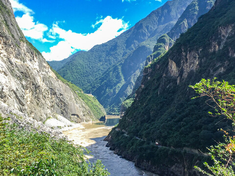 金沙江虎跳峡