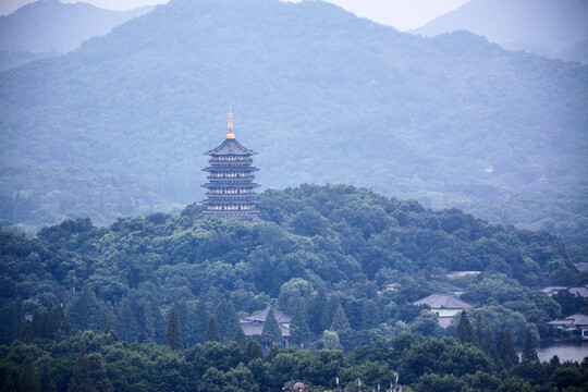 杭州风光远眺雷峰塔