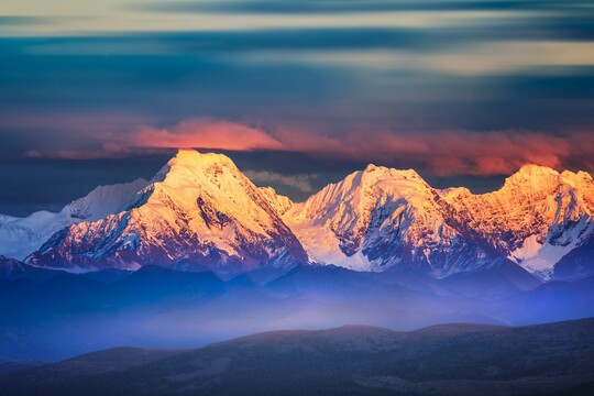 贡嘎雪山