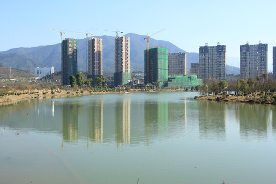 湖景房