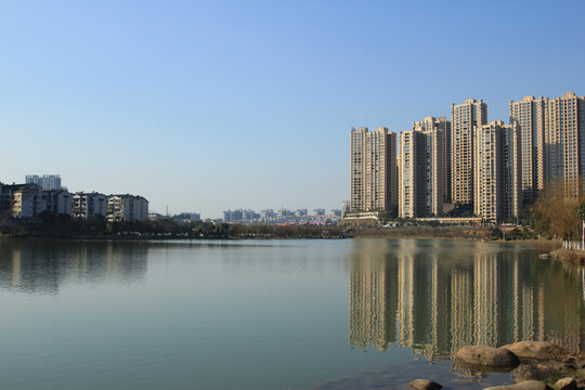 湖景房