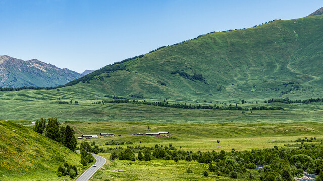 中国新疆阿勒泰地区山地景观