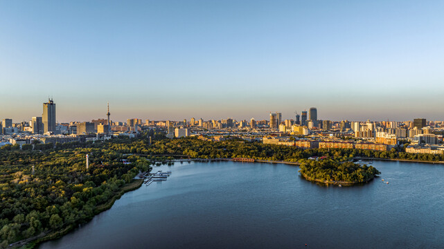 中国长春南湖公园秋季风景