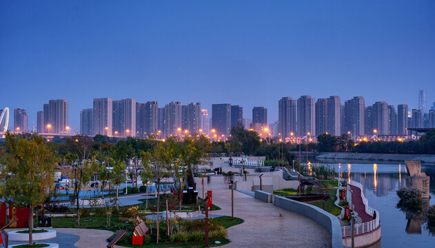 天津城市和公园夜景