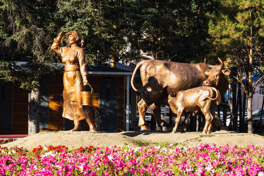 蒙古族生活雕塑