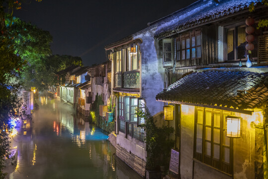 周庄古镇建筑夜景