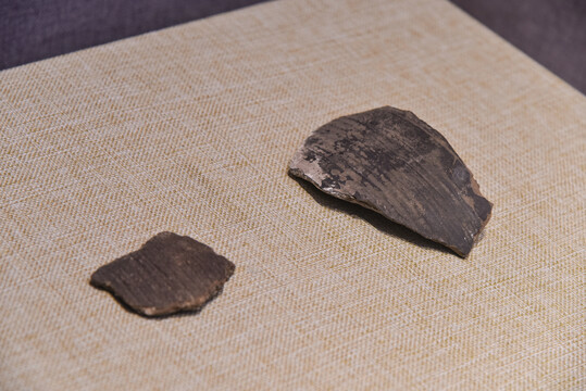 新石器时代晚期大水洞绳纹陶片