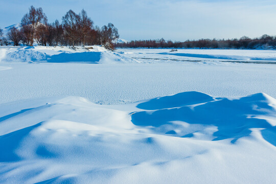 冰雪河流风光