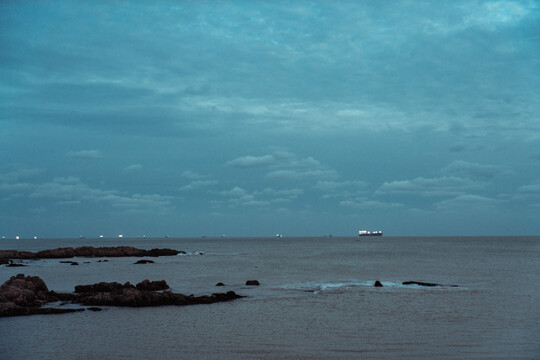 暗色系低调暗色天空夜晚海面