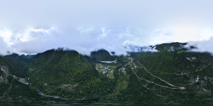 云南雨崩全景