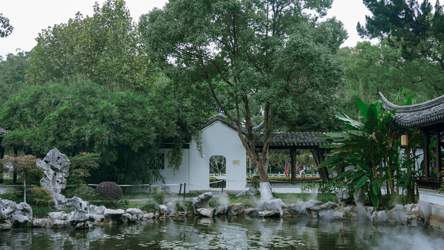 宁波天一阁月湖景区秋景