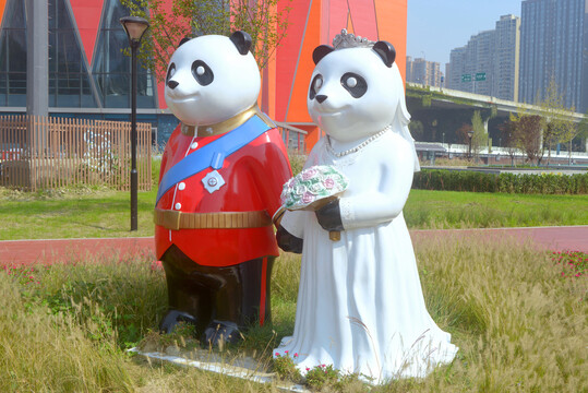 熊猫婚礼雕塑