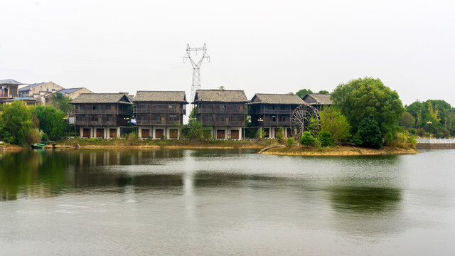 古镇湖景