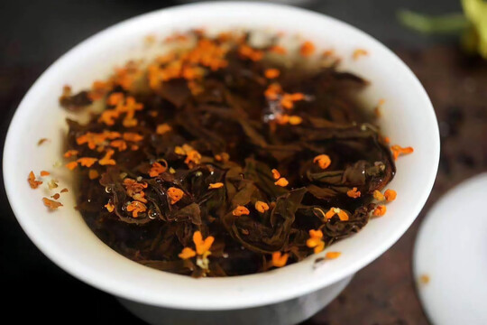 桂花乌龙茶茶汤