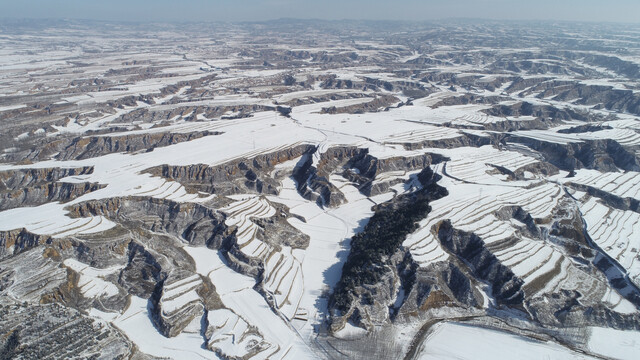 雪后的寿阳梯田