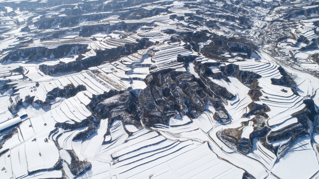 雪后的寿阳梯田