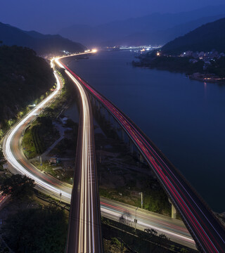 浙江丽水水上高速公路慢门车轨