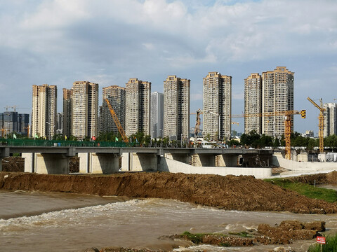 修建闸桥