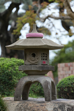 日式庭院石灯笼