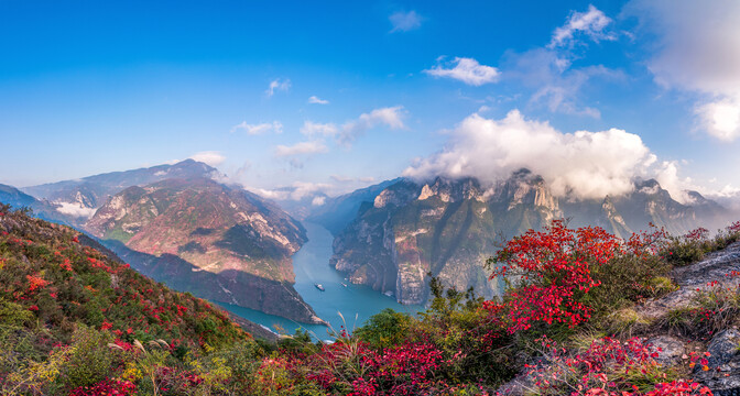 重庆巫山三峡红叶