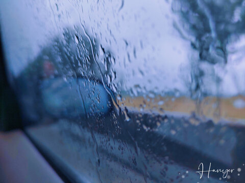 雨天车窗
