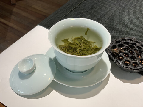 一杯清茶闻香来