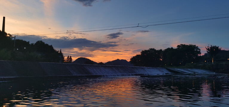 夕阳西下落日余辉