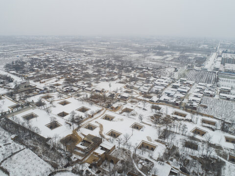 雪后的庙上村地坑院