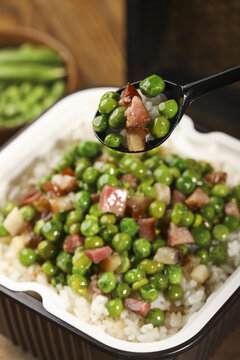 青豆腊肉饭