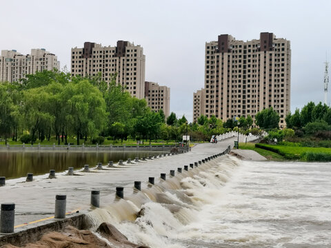 大雨过后的莒南鸡龙河