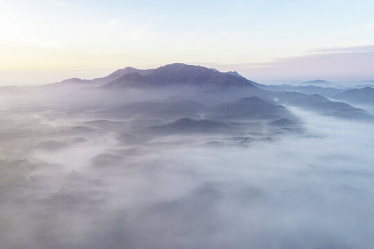 龙高山云雾