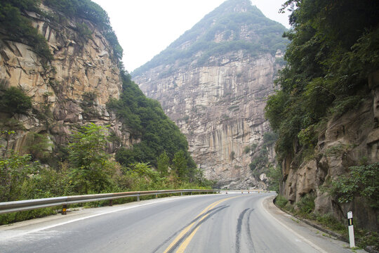 秦岭山公路