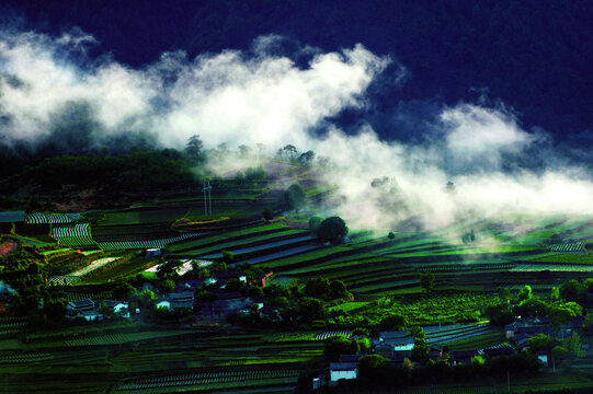 雄古山村