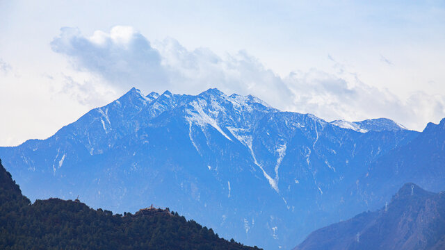 雅拉雪山