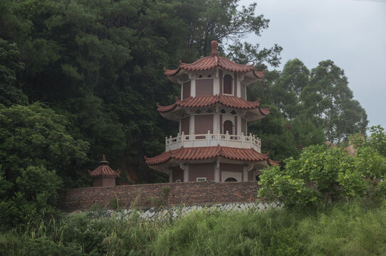 天竺寺毫光塔掠影