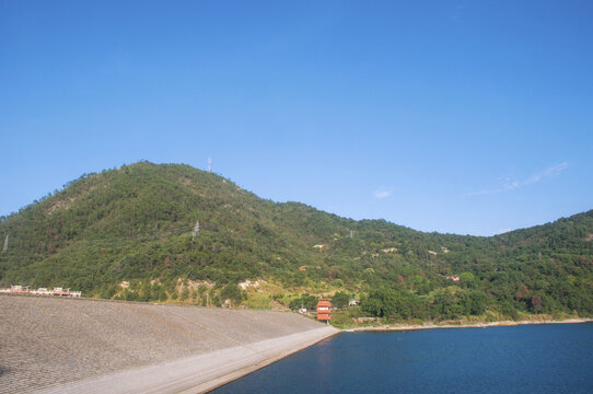 莲花水库青山堤坝