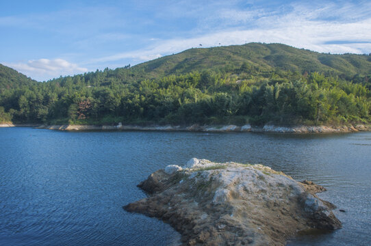 山水风光湖中岬角