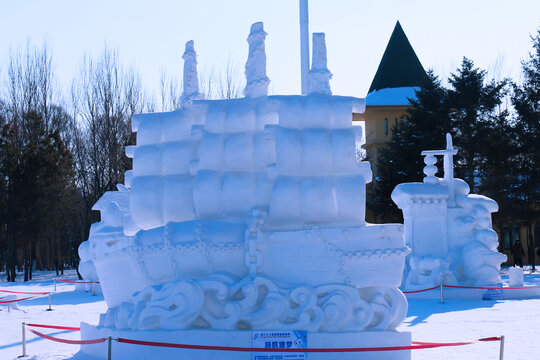 太阳岛雪雕扬帆逐梦