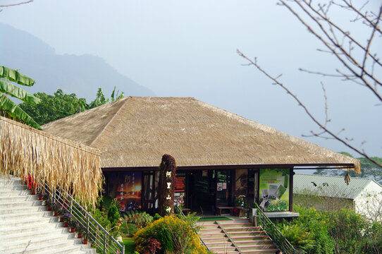 阿里山邹族文化村