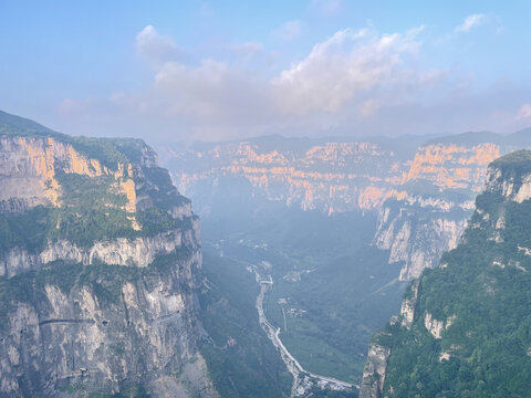 山林清晨